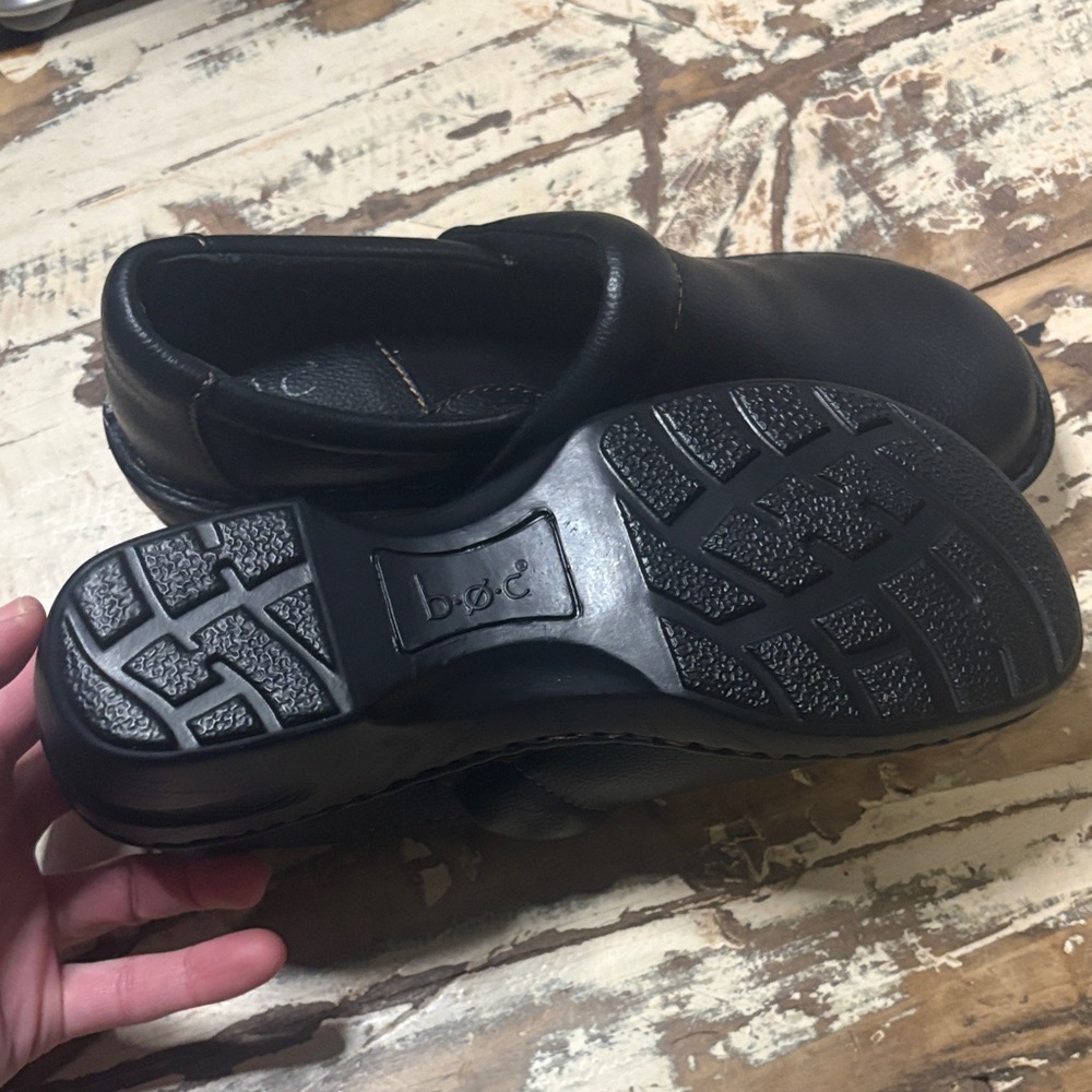 b.o.c. Women's Black Leather Mules - Picture 4 of 9